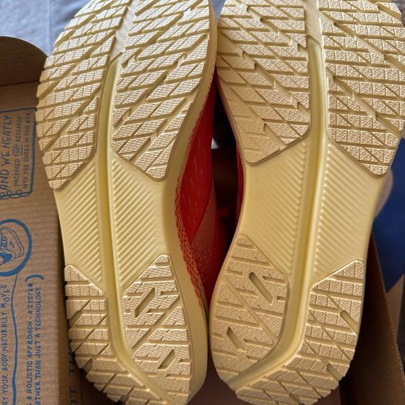 Brooks Women's Hyperion Tempo Road Running Shoe - Picture 3 of 3